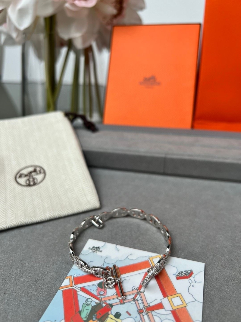 H**me5 bracelets